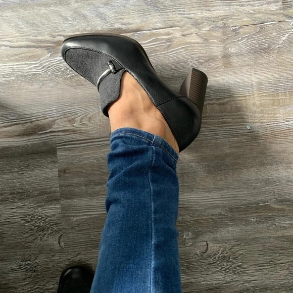 DKNY heels NWOT - Picture 8 of 8